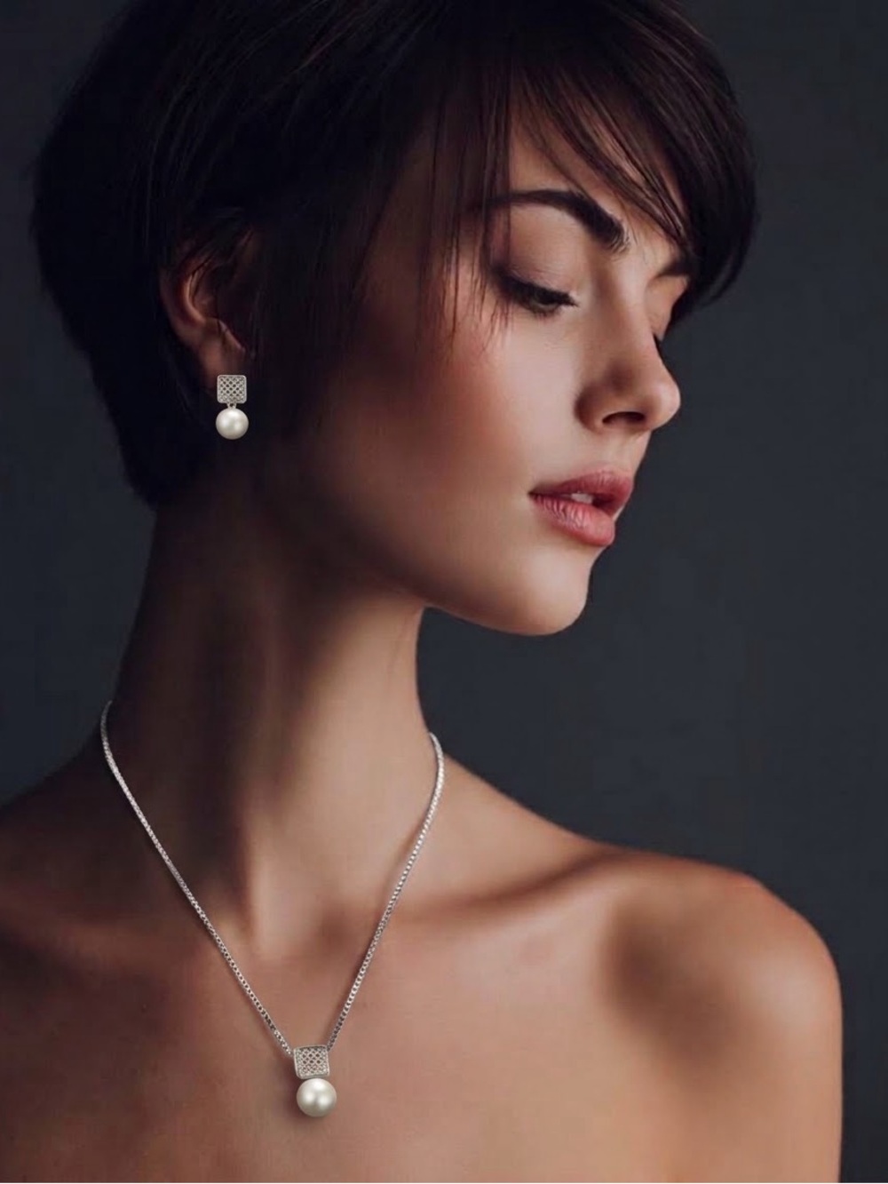 NEW Faux Pearls Pendant Necklace & Stud Earrings Set